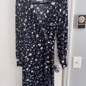 Kaileigh Navy Floral Long Sleeve Dress